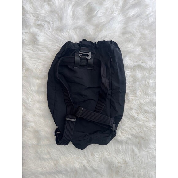 Lululemon 2-in-1 Convertible Backpack Black 21L main image 10